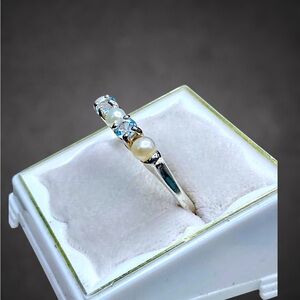 🌺Vintage Sterling, Genuine Pearl & Topaz Ring